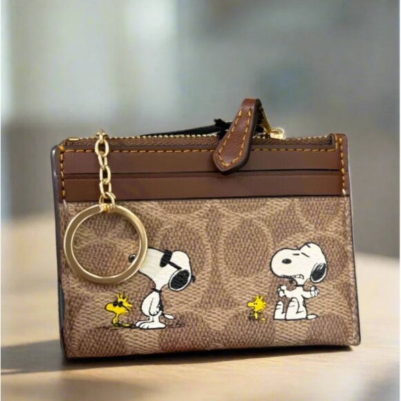 Coach X Peanuts 2025 Mini Skinny Id Case Snoopy CBT14 Brown Signature Canvas - Picture 1 of 4